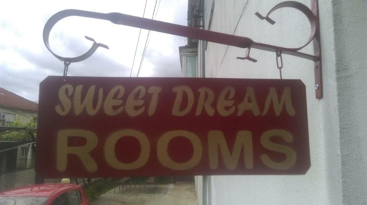 Sweet Dream Rooms Podgorica Esterno foto